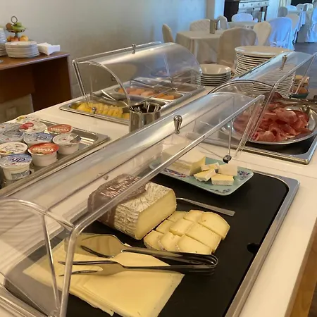 Hotel Villa Conte Riccardi-3