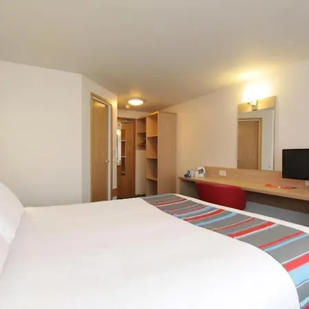 Travelodge Stonehouse-2