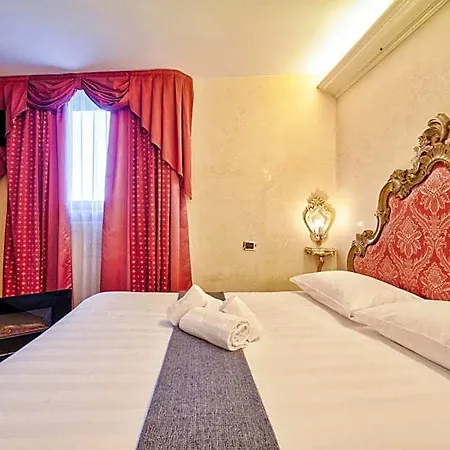 Hotel Vecellio Venice On The Lagoon-2