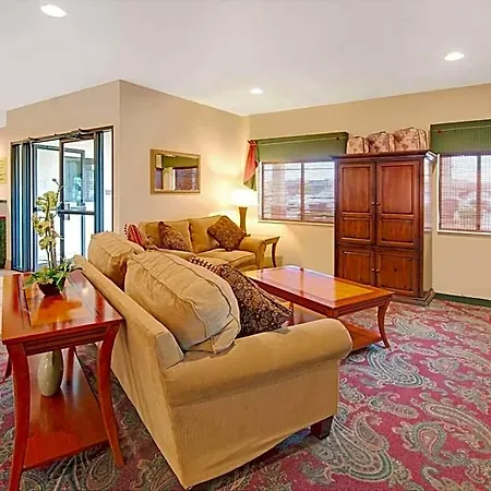 Super 8 By Wyndham Bonne Terre-3
