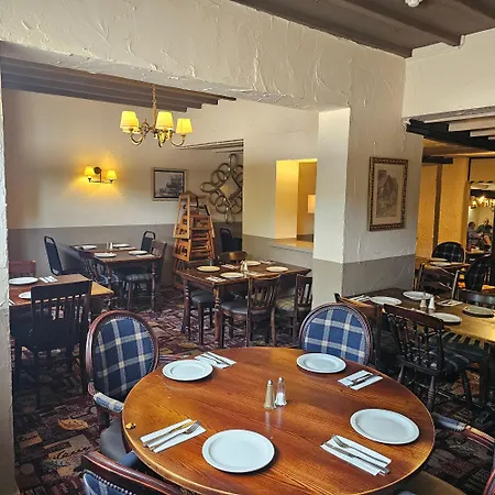 Chequers Country Inn-3