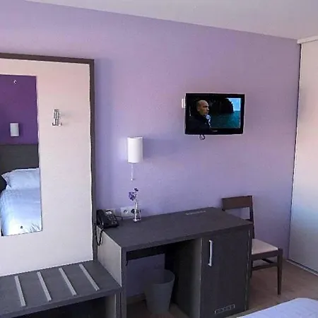 Hotel Cantal Cottages-3