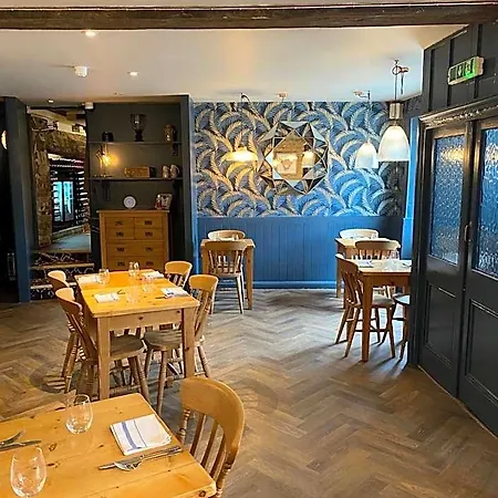 The Red Lion-2