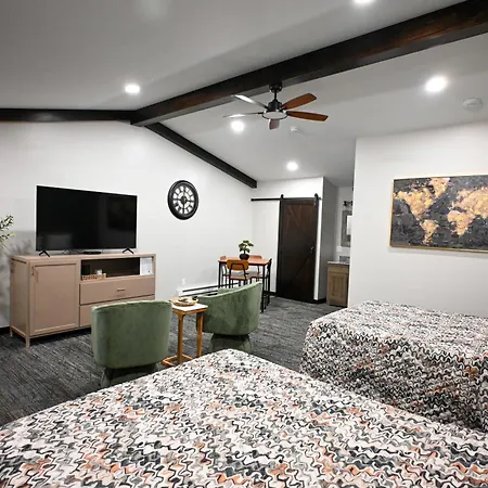 Benton Motel-2