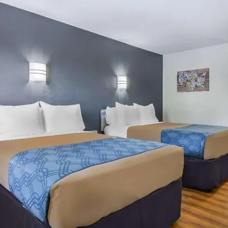 Quality Inn & Suites Columbus West-3