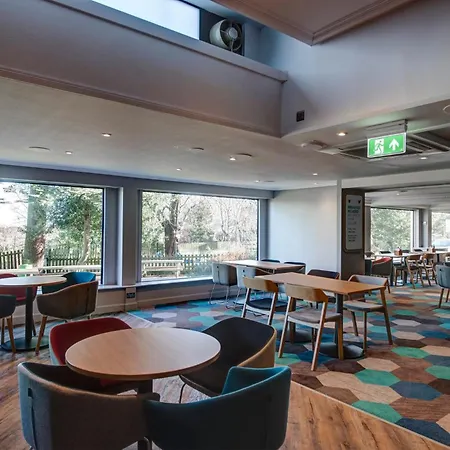Holiday Inn Express Edinburgh City West By Ihg-2