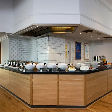 Holiday Inn Express Edinburgh City West By Ihg-2