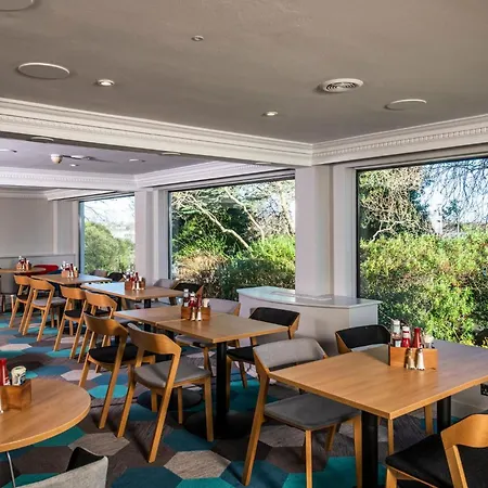 Holiday Inn Express Edinburgh City West By Ihg-2