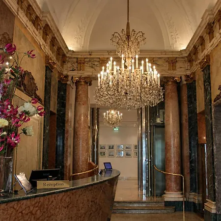 Hotel Ambassador-3