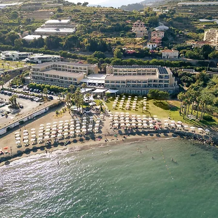 Aregai Marina Hotel & Residence-3