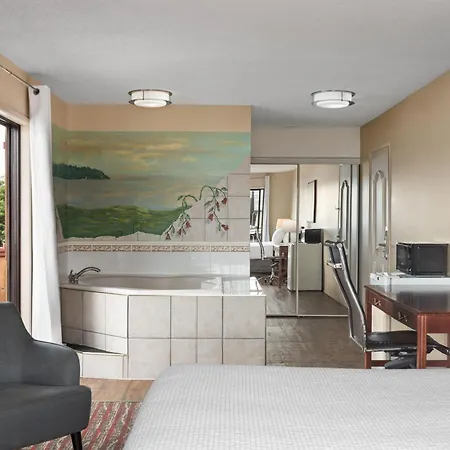Ramada By Wyndham Campbell River-2