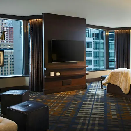 Renaissance Chicago Downtown Hotel-2