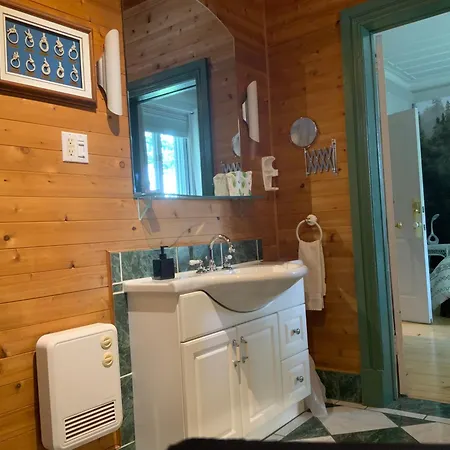 Auberge Du Sault-A-La-Puce-2