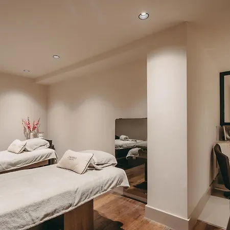 Les Suites De La Potiniere-2