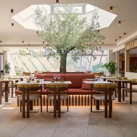 Mercure Arles Centre Arenes-3