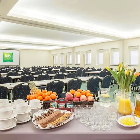 Ibis Styles Warszawa West-3