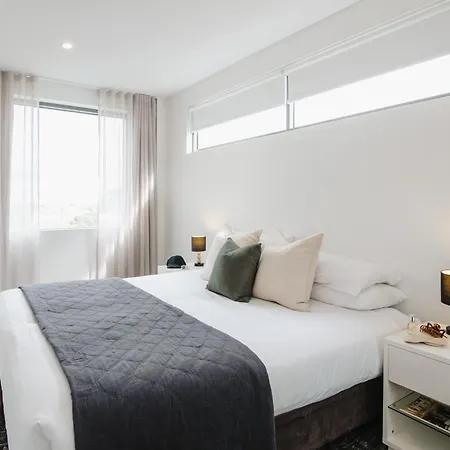 Punthill Oakleigh-2