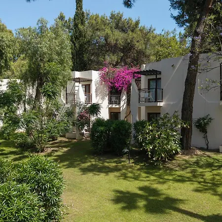 Doubletree By Hilton Bodrum Isil Club Ultra All-Inclusive Resort-2