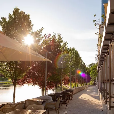 Doubletree By Hilton Oradea-3