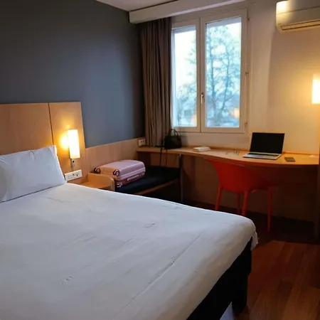 Ibis Aurillac-2