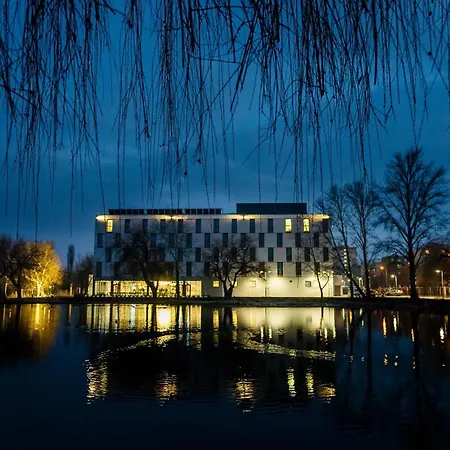 Best Western Plus Lakeside Hotel-2