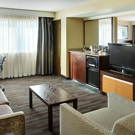 Hilton Winnipeg Airport Suites-3
