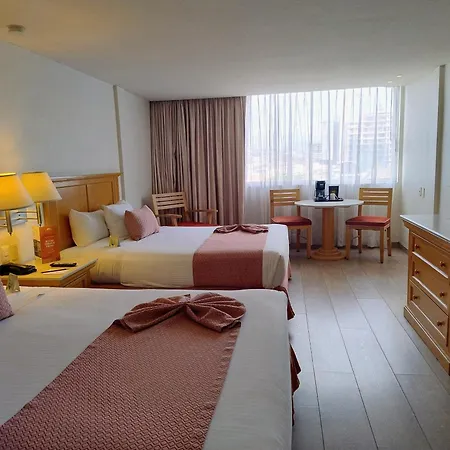 Wyndham Garden Tijuana Palacio Azteca-3