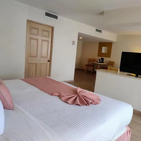 Wyndham Garden Tijuana Palacio Azteca-2