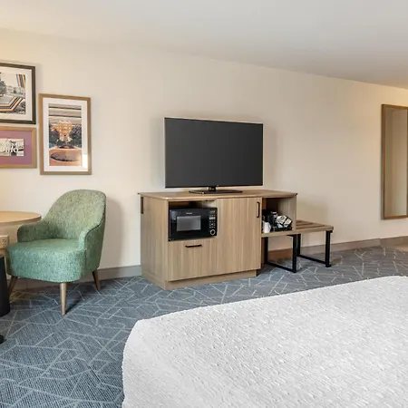 Hampton Inn & Suites Cincinnati / Uptown - University Area-3