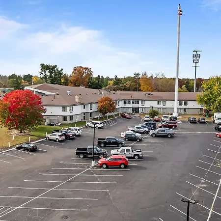 Ramada By Wyndham Stevens Point-3