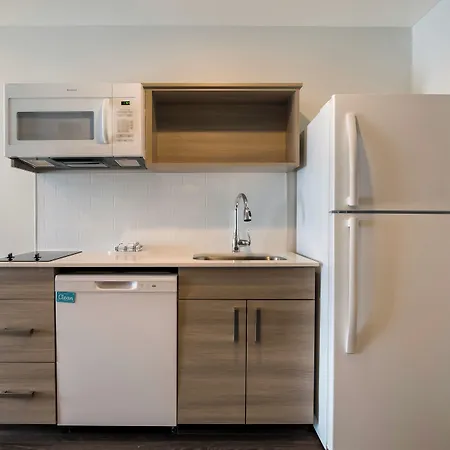 Woodspring Suites Novi Farmington-3