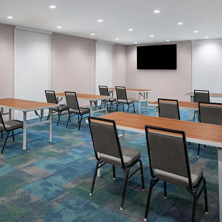 Home2 Suites By Hilton Des Moines At Drake University-3
