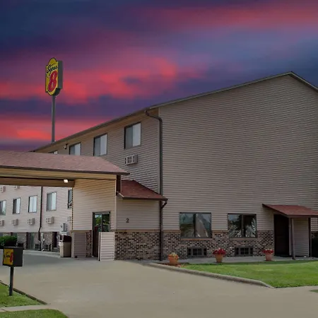 Super 8 By Wyndham Normal Bloomington-3