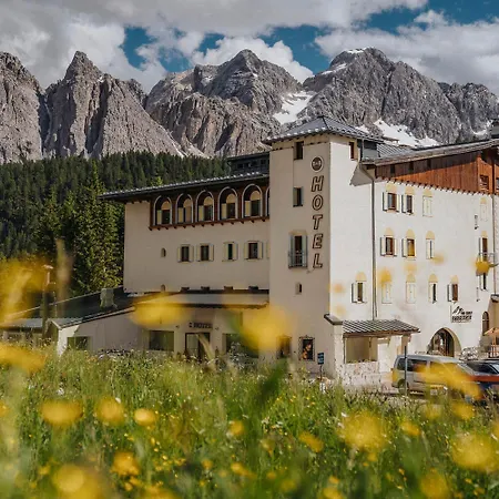 B&B Hotel Passo Tre Croci Cortina-2