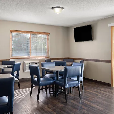 Super 8 By Wyndham Lewistown-2
