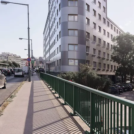 Hampton By Hilton Vienna City West-2