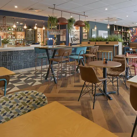 Travelodge Stansted Great Dunmow-3