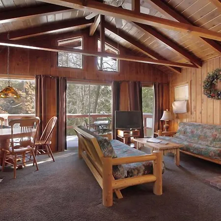 Silver Pines Lodge-2