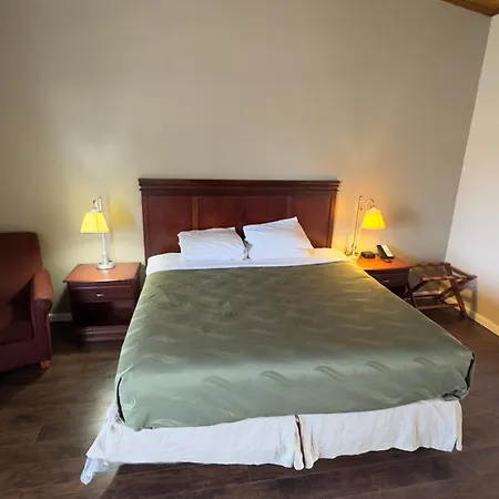 Town & Country Motel-3