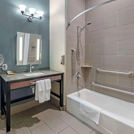 Best Western Plus Pflugerville Inn & Suites-2