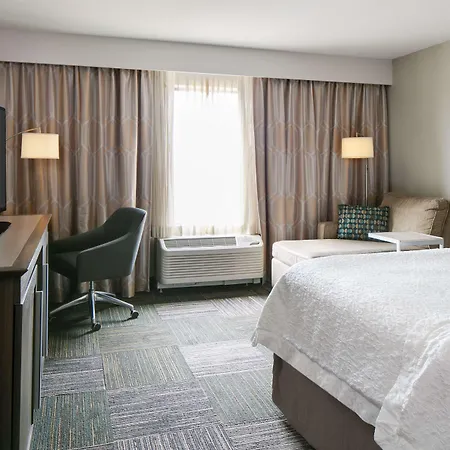 Hampton Inn & Suites-Hudson Wisconsin-2