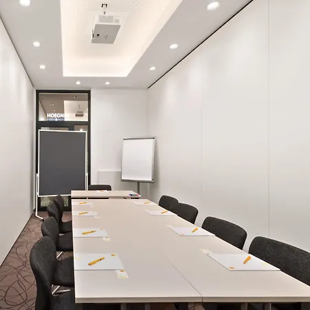 Super 8 By Wyndham Munich City North-2