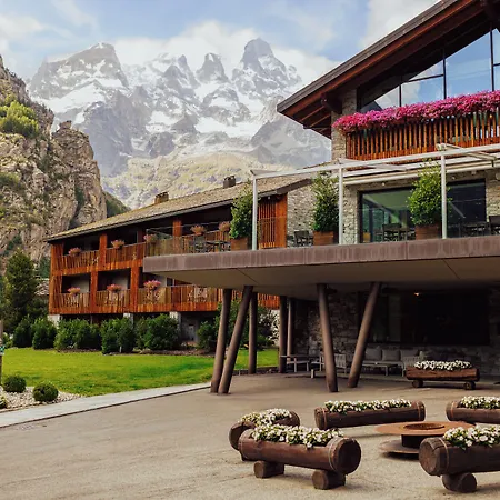 Grand Hotel Courmayeur Mont Blanc, By R Collection Hotels-3