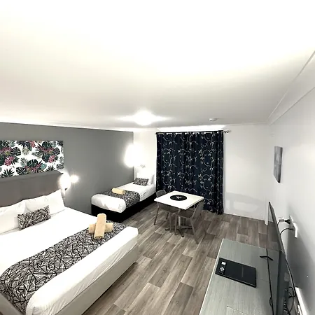 Rosebourne Gardens Motel-2