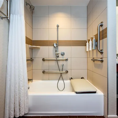 Hilton Garden Inn Alexandria Old Town National Harbor-3