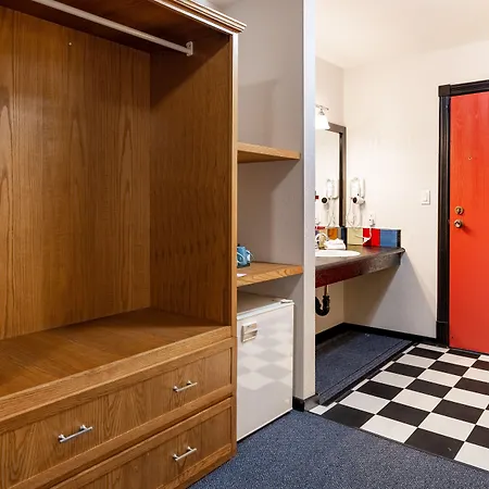The Bulldog Hotel-2