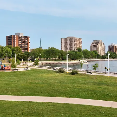 Days Inn By Wyndham Sarnia Harbourfront-2