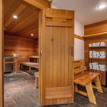 Regent Hotel Revelstoke-2