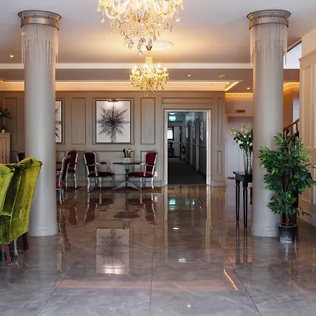 Brook Lodge Boutique Hotel-3