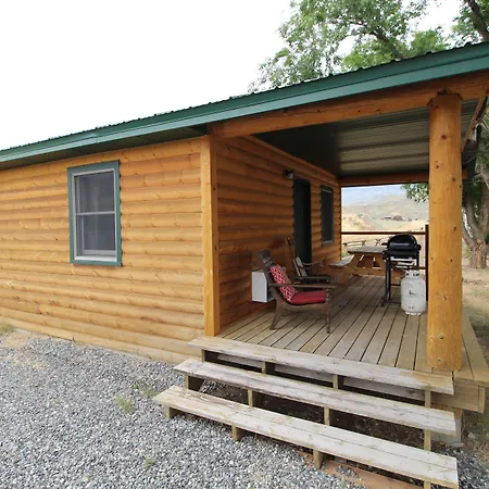 The Historic Wapiti Lodge-3